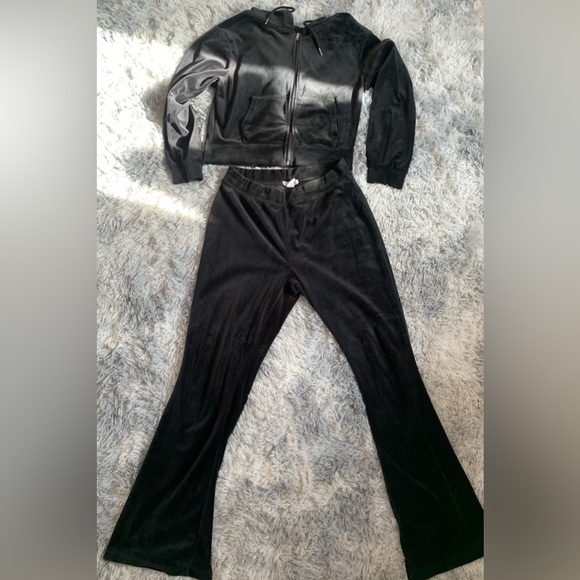 Two piece fuzzy tracksuit - Picture 2 of 4